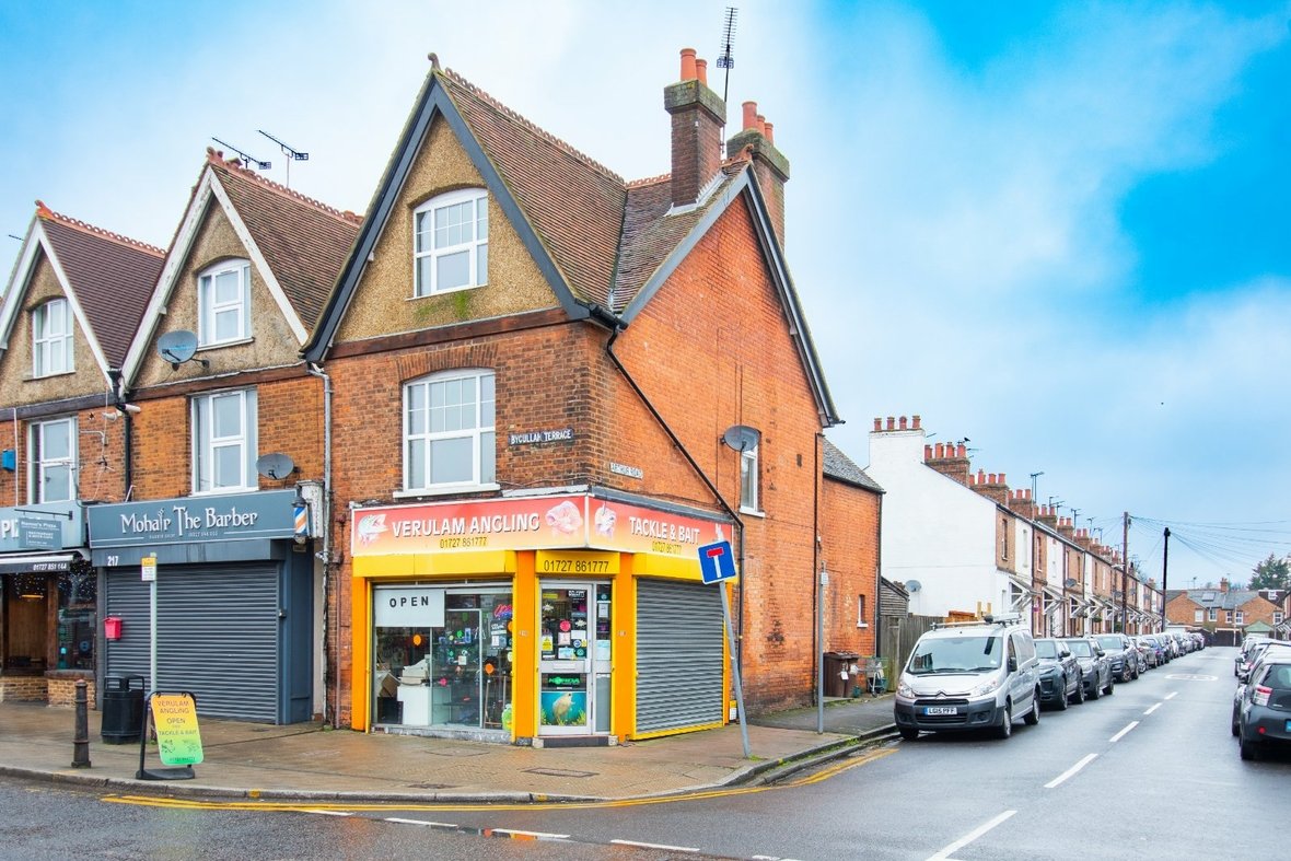 3 Bedroom Maisonette Let AgreedMaisonette Let Agreed in Arthur Road, St. Albans, Hertfordshire - View 1 - Collinson Hall