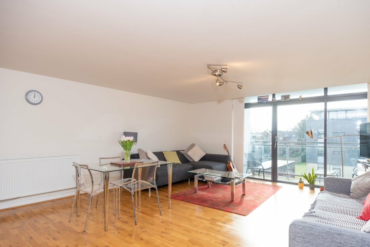 2 Bedroom Apartment LetApartment Let in Newsom Place, Lemsford Road, St. Albans - View 5 - Collinson Hall