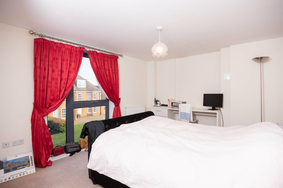 2 Bedroom Apartment LetApartment Let in Newsom Place, Lemsford Road, St. Albans - View 6 - Collinson Hall