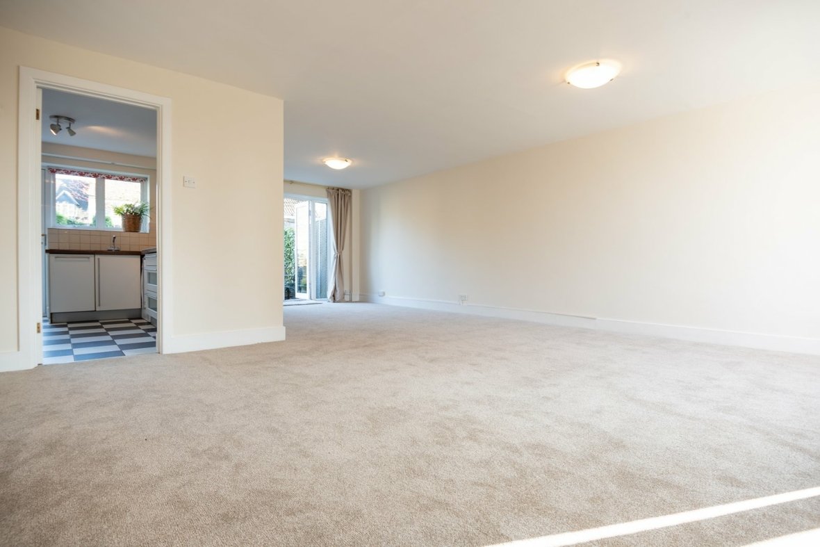 3 Bedroom House Let in Church Crescent, St. Albans, Hertfordshire - View 4 - Collinson Hall