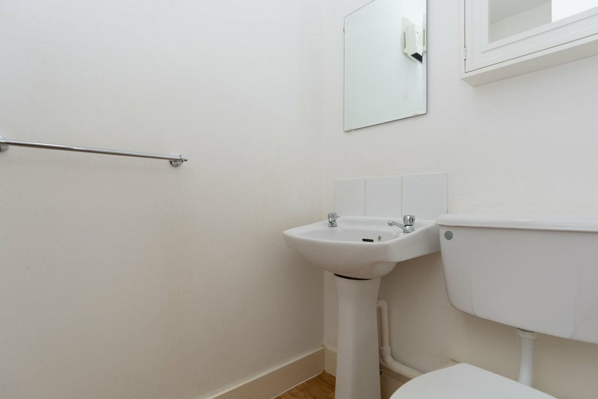 Apartment Let Agreed in London Road, St. Albans - View 8 - Collinson Hall