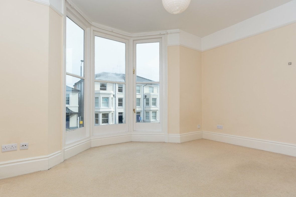 Apartment Let Agreed in London Road, St. Albans - View 3 - Collinson Hall