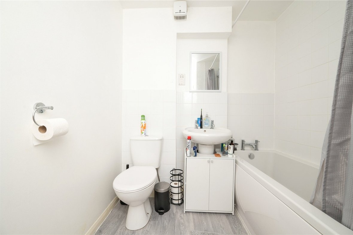 1 Bedroom Maisonette To LetMaisonette To Let in Half Moon Mews, St. Albans, Hertfordshire - View 5 - Collinson Hall