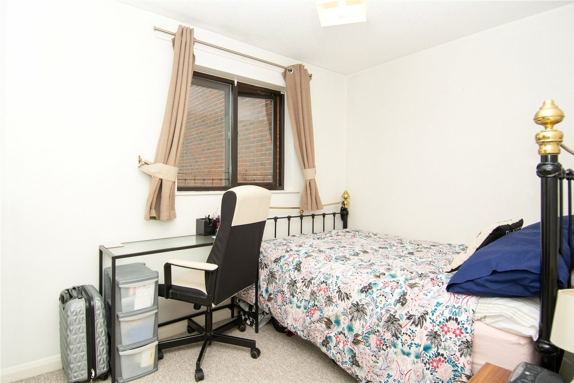 1 Bedroom Apartment Let in Half Moon Mews, St. Albans, Hertfordshire - View 5 - Collinson Hall