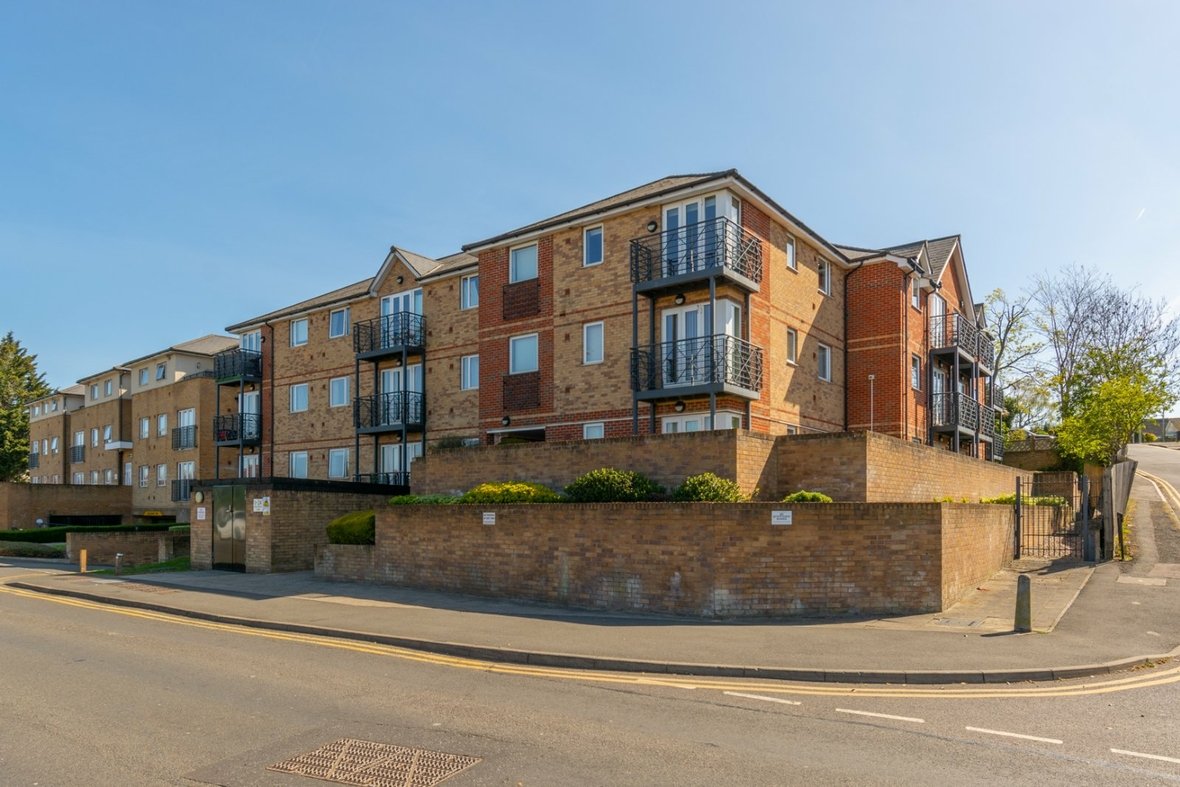 2 Bedroom Apartment Let AgreedApartment Let Agreed in Old Watford Road, Bricket Wood, St. Albans - View 1 - Collinson Hall