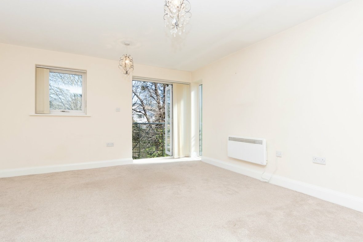 2 Bedroom Apartment Let AgreedApartment Let Agreed in Old Watford Road, Bricket Wood, St. Albans - View 5 - Collinson Hall