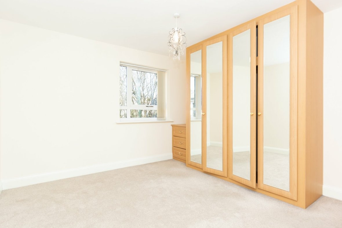 2 Bedroom Apartment Let AgreedApartment Let Agreed in Old Watford Road, Bricket Wood, St. Albans - View 7 - Collinson Hall
