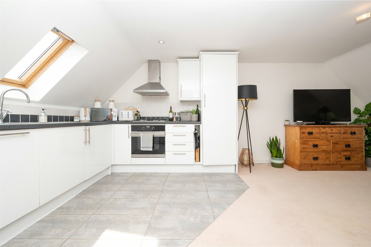 1 Bedroom Apartment Let AgreedApartment Let Agreed in Cedar Court, Cedarwood Drive, St. Albans - View 3 - Collinson Hall