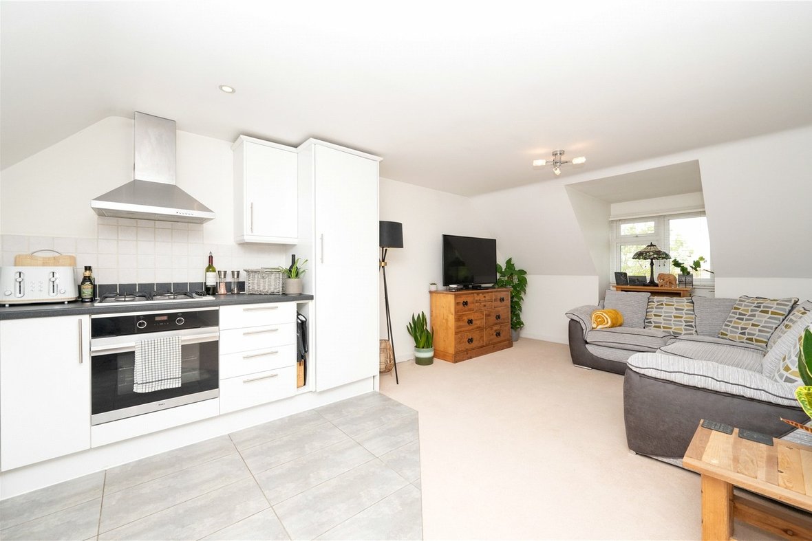 1 Bedroom Apartment Let AgreedApartment Let Agreed in Cedar Court, Cedarwood Drive, St. Albans - View 6 - Collinson Hall