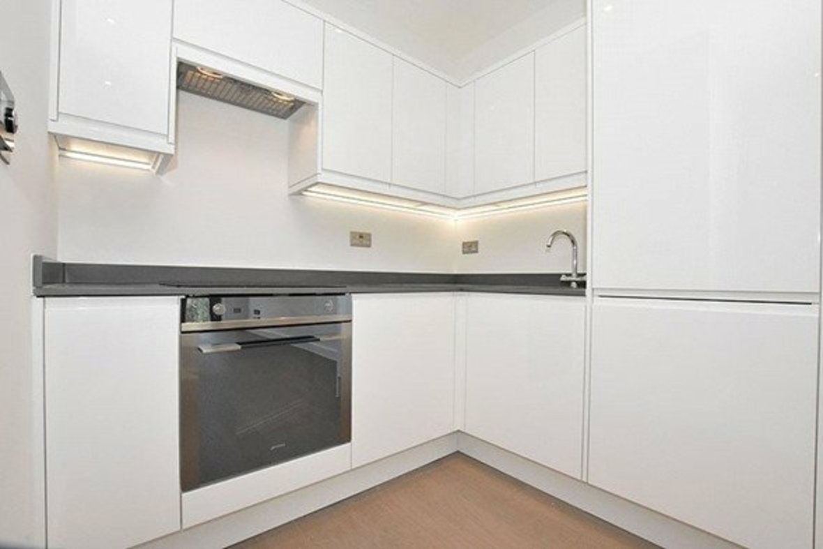 1 Bedroom Apartment LetApartment Let in Ziggurat House, Grosvenor Road, St Albans - View 3 - Collinson Hall
