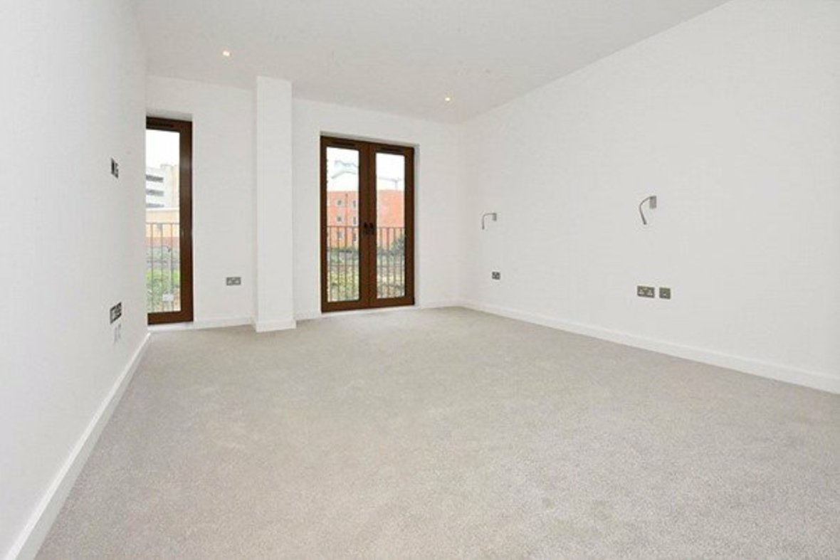1 Bedroom Apartment Let Agreed in Ziggurat House, Grosvenor Road, St Albans - View 5 - Collinson Hall