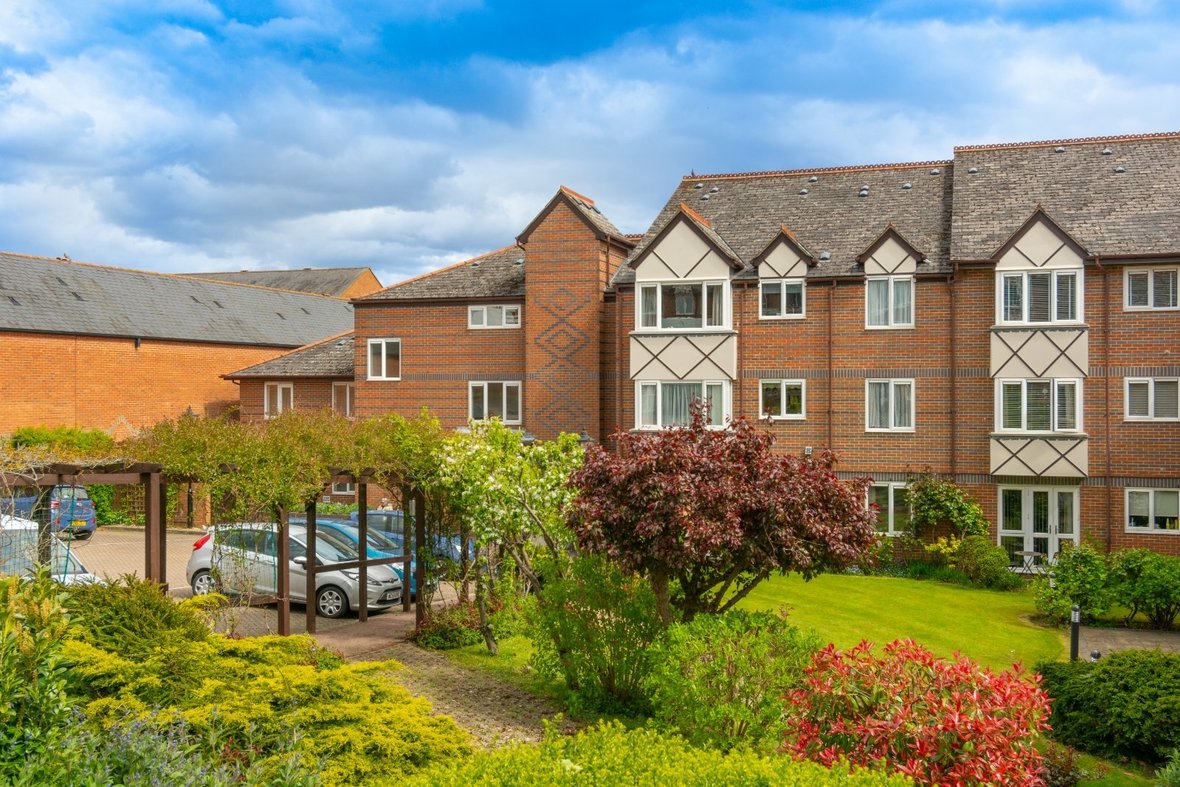 1 Bedroom Apartment Sold Subject to Contract in Davis Court, Marlborough Road, St. Albans - View 1 - Collinson Hall