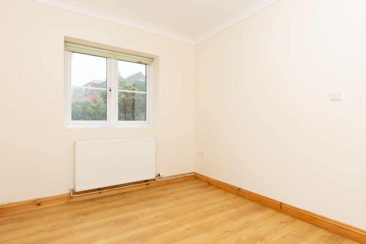 3 Bedroom House Let AgreedHouse Let Agreed in Waverley Road, St. Albans - View 11 - Collinson Hall