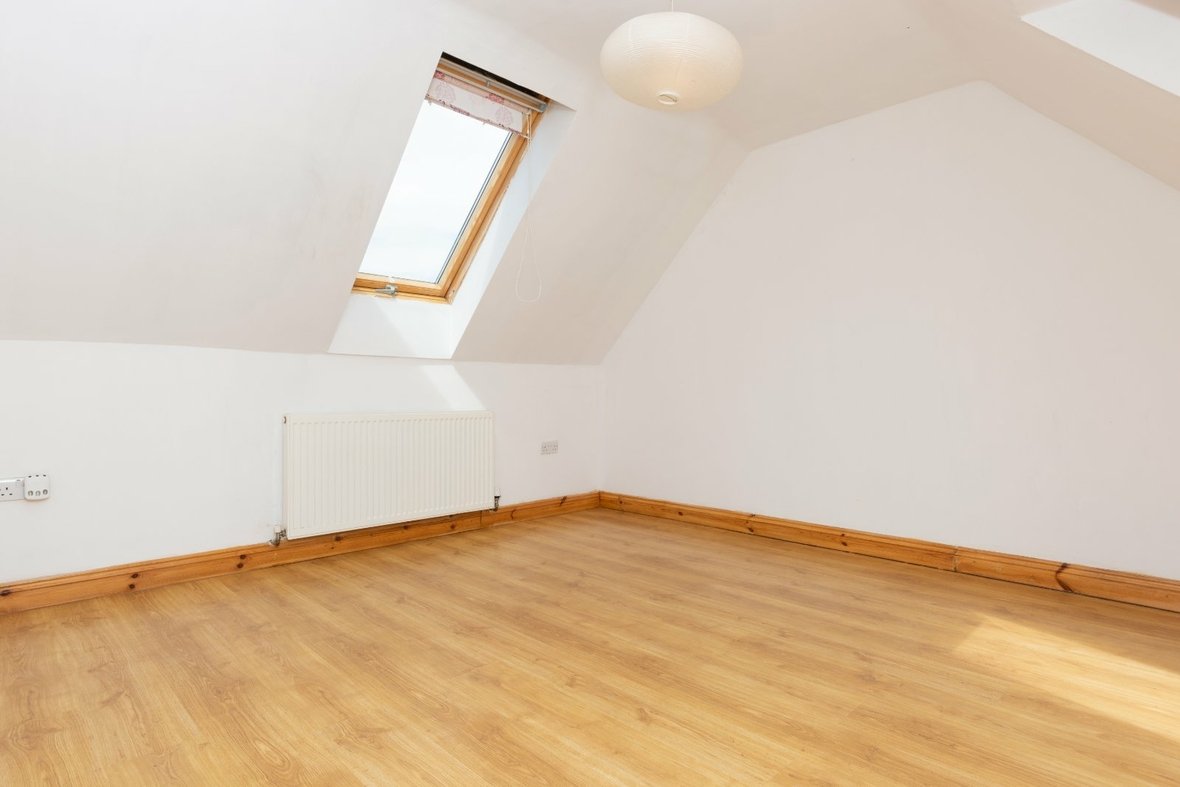 3 Bedroom House Let AgreedHouse Let Agreed in Waverley Road, St. Albans - View 5 - Collinson Hall