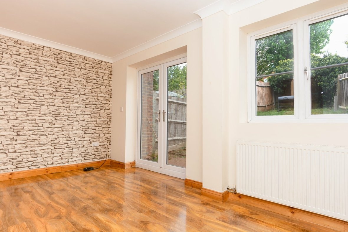 3 Bedroom House Let AgreedHouse Let Agreed in Waverley Road, St. Albans - View 2 - Collinson Hall