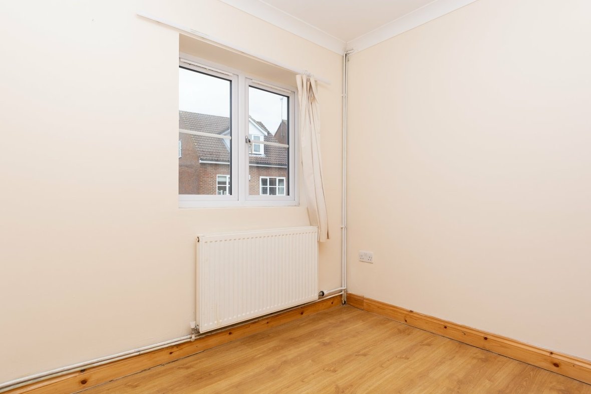 3 Bedroom House Let AgreedHouse Let Agreed in Waverley Road, St. Albans - View 12 - Collinson Hall