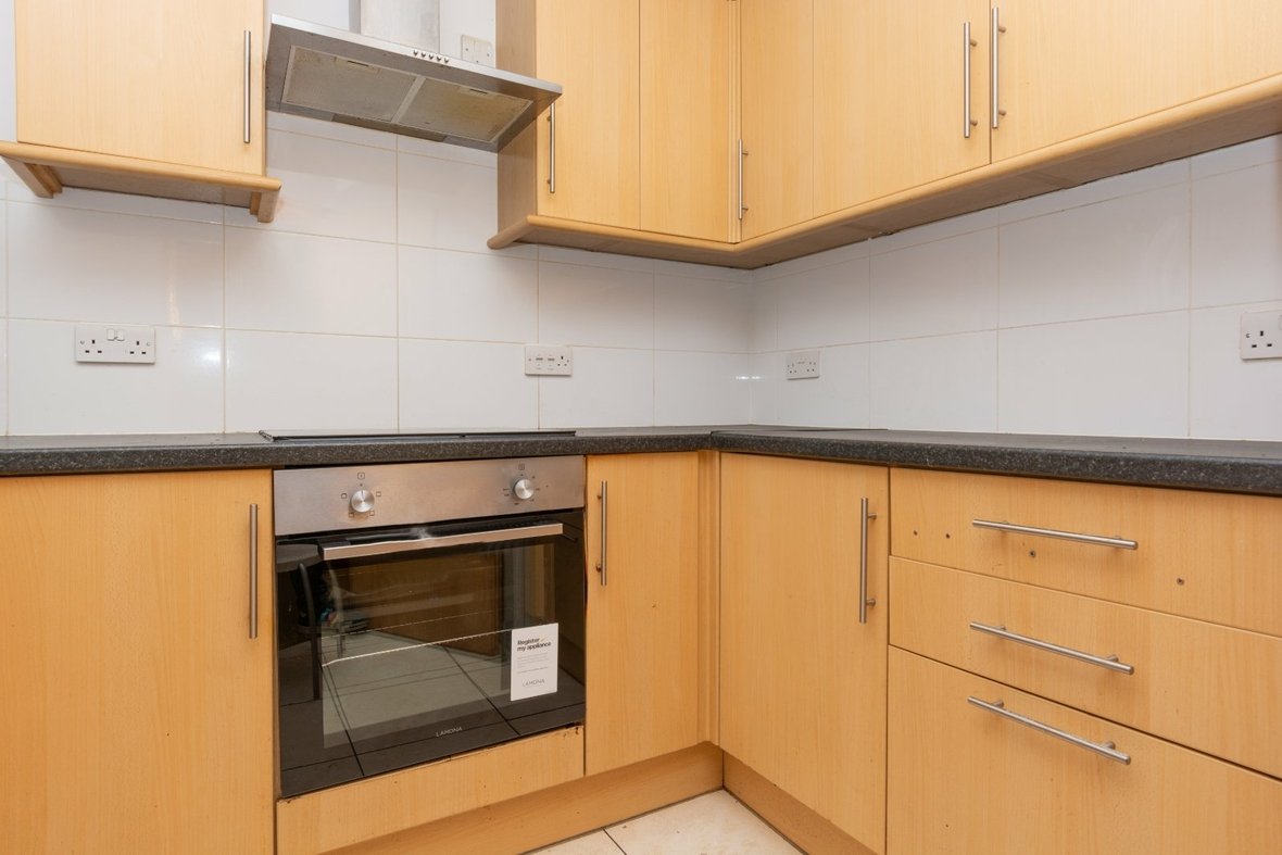 3 Bedroom House Let AgreedHouse Let Agreed in Waverley Road, St. Albans - View 16 - Collinson Hall