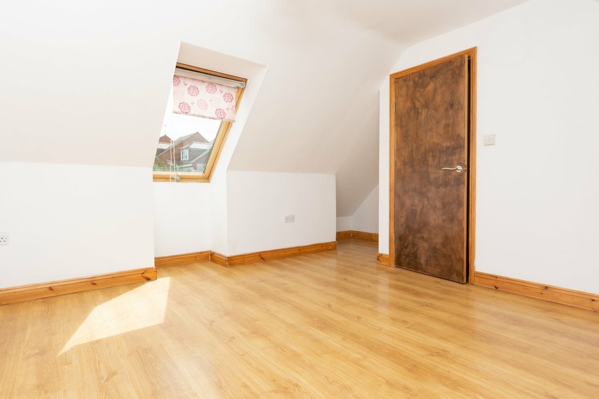 3 Bedroom House Let AgreedHouse Let Agreed in Waverley Road, St. Albans - View 7 - Collinson Hall