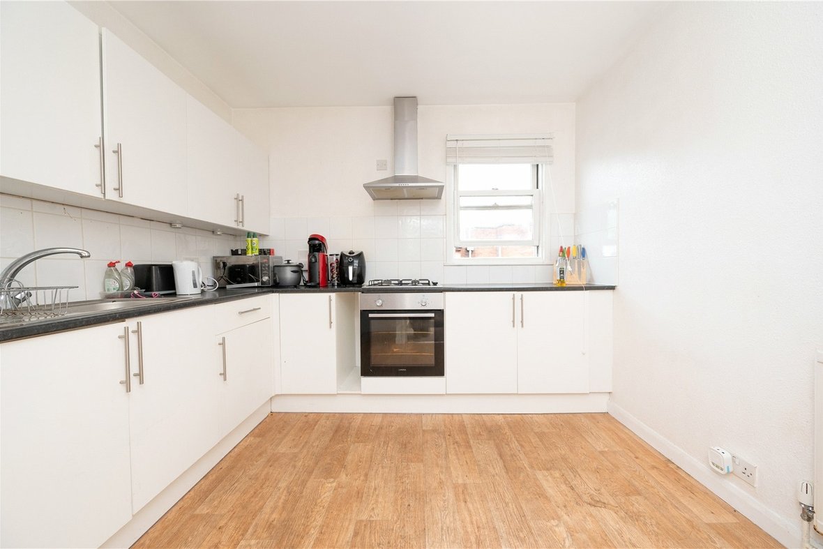 2 Bedroom Maisonette LetMaisonette Let in Catherine Street, St. Albans, Hertfordshire - View 2 - Collinson Hall