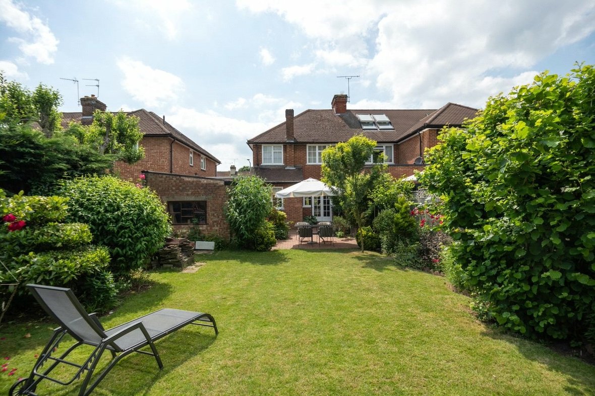 3 Bedroom House Sold Subject to Contract in Beechwood Avenue, St. Albans, Hertfordshire - View 8 - Collinson Hall