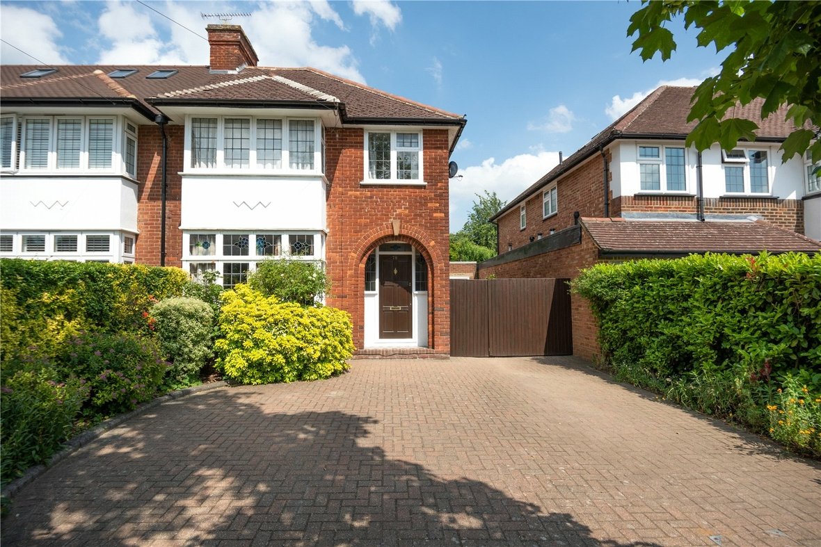 3 Bedroom House Sold Subject to Contract in Beechwood Avenue, St. Albans, Hertfordshire - View 10 - Collinson Hall