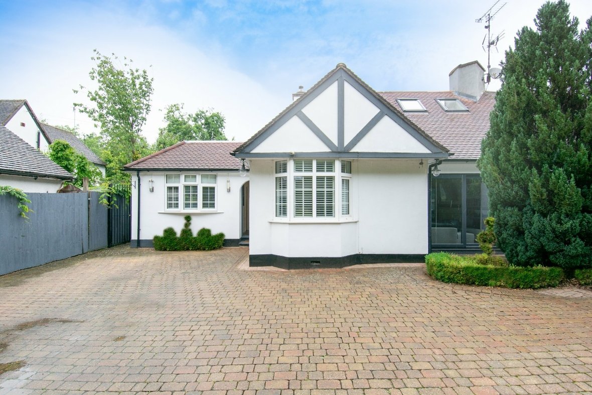 4 Bedroom House,bungalow For Sale in Lye Lane, Bricket Wood, St. Albans - View 1 - Collinson Hall