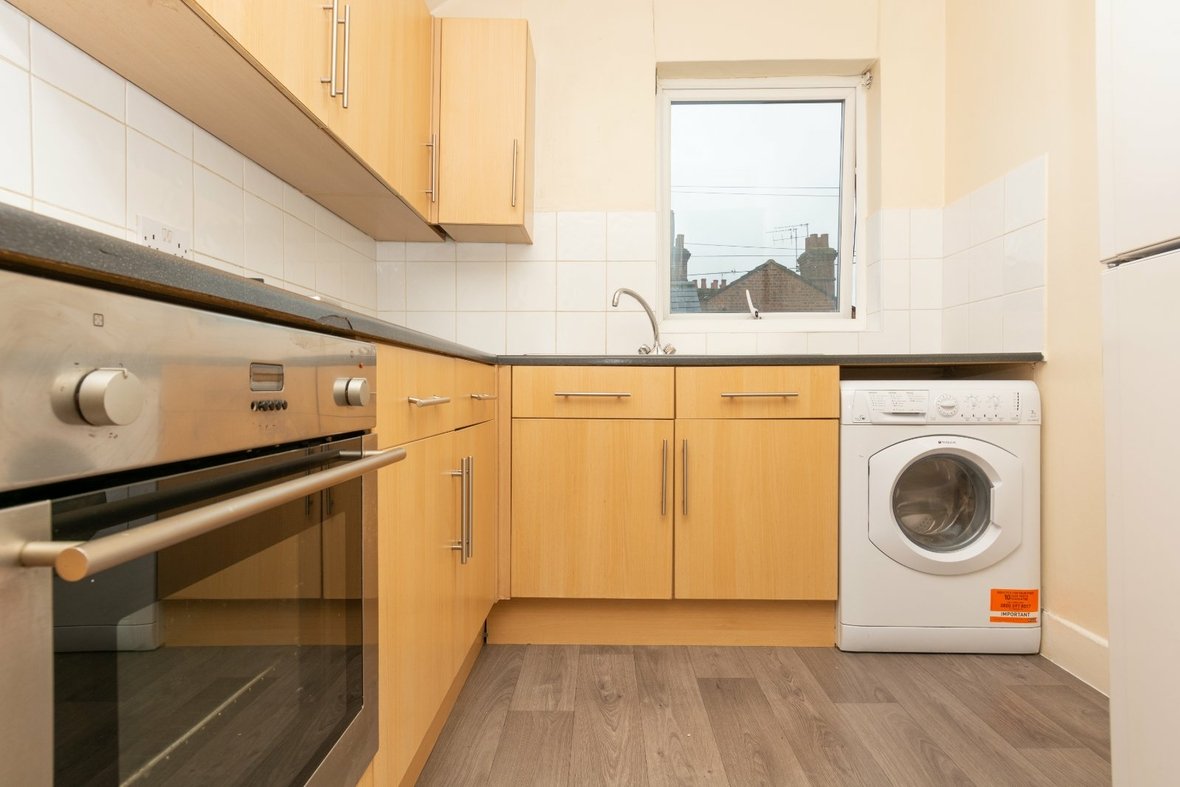 1 Bedroom Apartment Let AgreedApartment Let Agreed in Catherine Street, St. Albans, Hertfordshire - View 5 - Collinson Hall