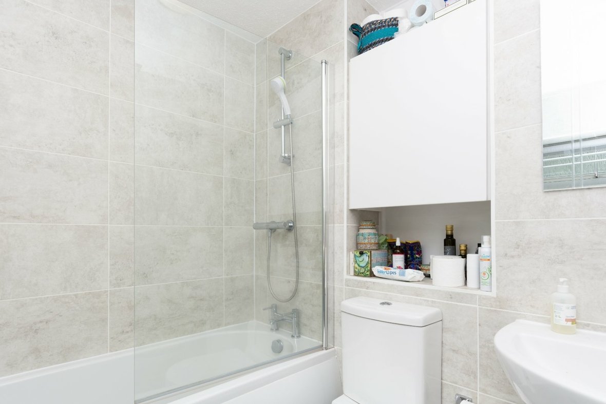4 Bedroom House Let AgreedHouse Let Agreed in Sandpit Lane, St. Albans, Hertfordshire - View 10 - Collinson Hall