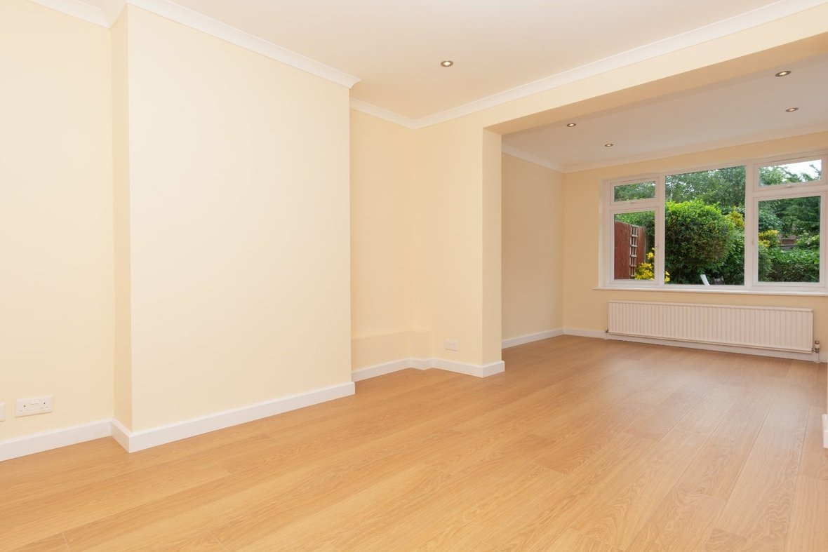 3 Bedroom House Let Agreed in Spooners Drive, Park Street, St. Albans - View 2 - Collinson Hall