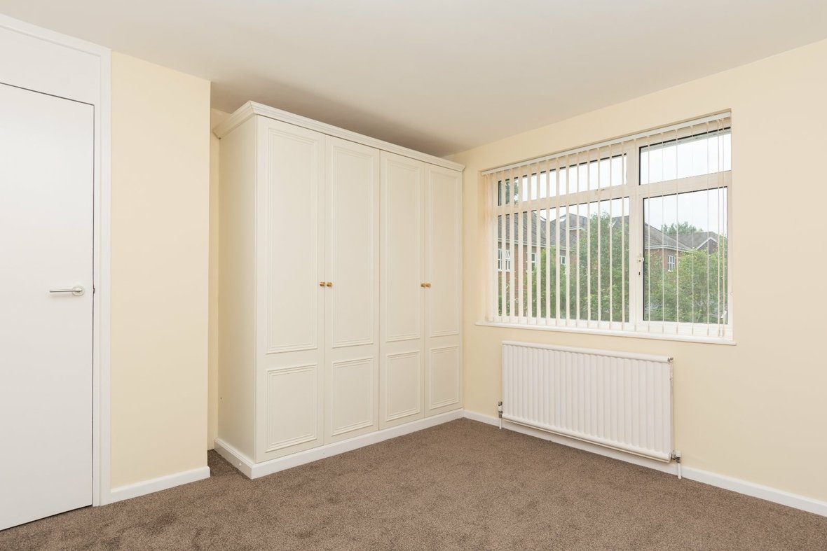 3 Bedroom House Let Agreed in Spooners Drive, Park Street, St. Albans - View 7 - Collinson Hall