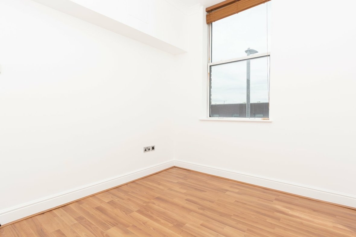 2 Bedroom Apartment Let AgreedApartment Let Agreed in St. Peters Street, St. Albans - View 8 - Collinson Hall