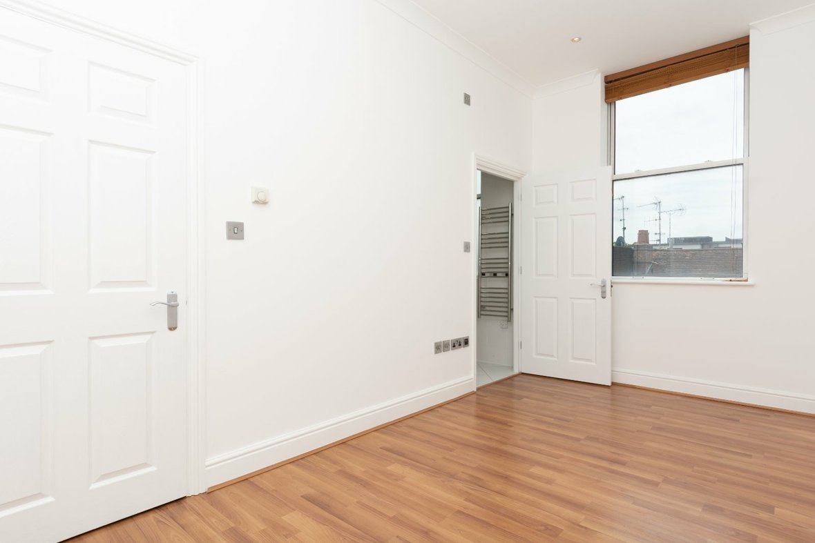 2 Bedroom Apartment Let AgreedApartment Let Agreed in St. Peters Street, St. Albans - View 5 - Collinson Hall