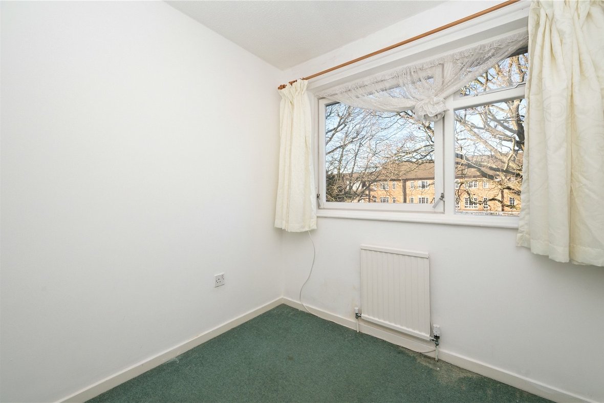 3 Bedroom House Sold Subject to Contract in How Wood, Park Street, St. Albans - View 14 - Collinson Hall