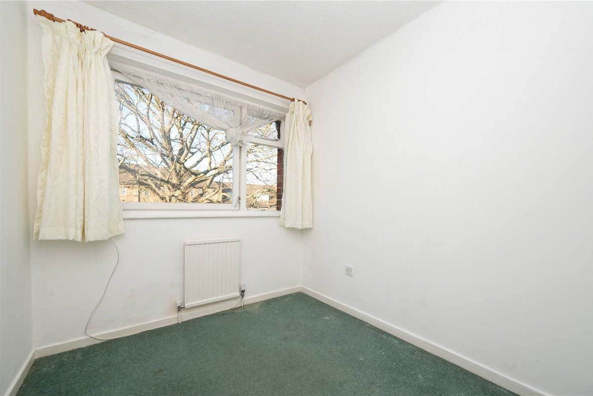 3 Bedroom House Sold Subject to Contract in How Wood, Park Street, St. Albans - View 12 - Collinson Hall
