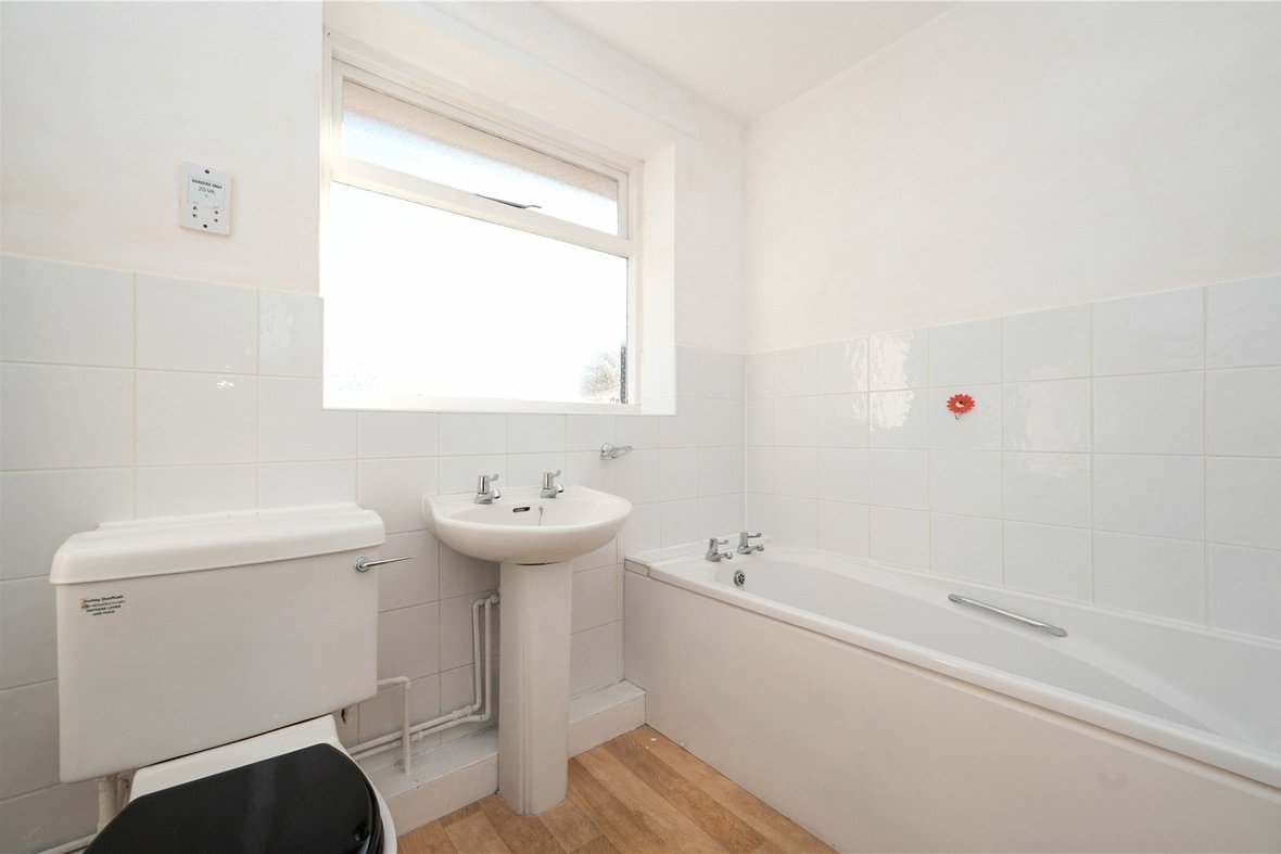 3 Bedroom House Sold Subject to Contract in How Wood, Park Street, St. Albans - View 8 - Collinson Hall