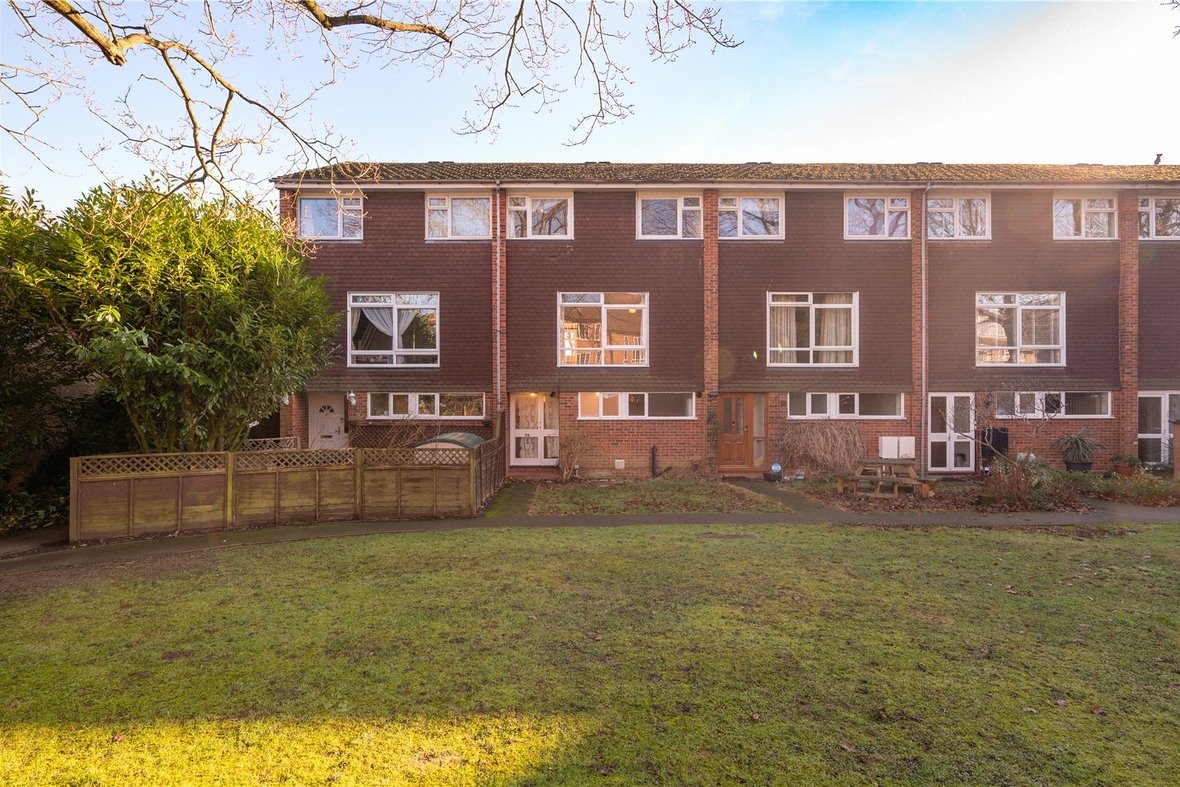 3 Bedroom House Sold Subject to Contract in How Wood, Park Street, St. Albans - View 13 - Collinson Hall