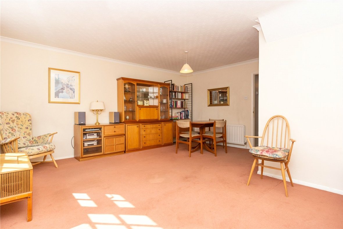 3 Bedroom House Sold Subject to Contract in Camlet Way, St. Albans - View 5 - Collinson Hall