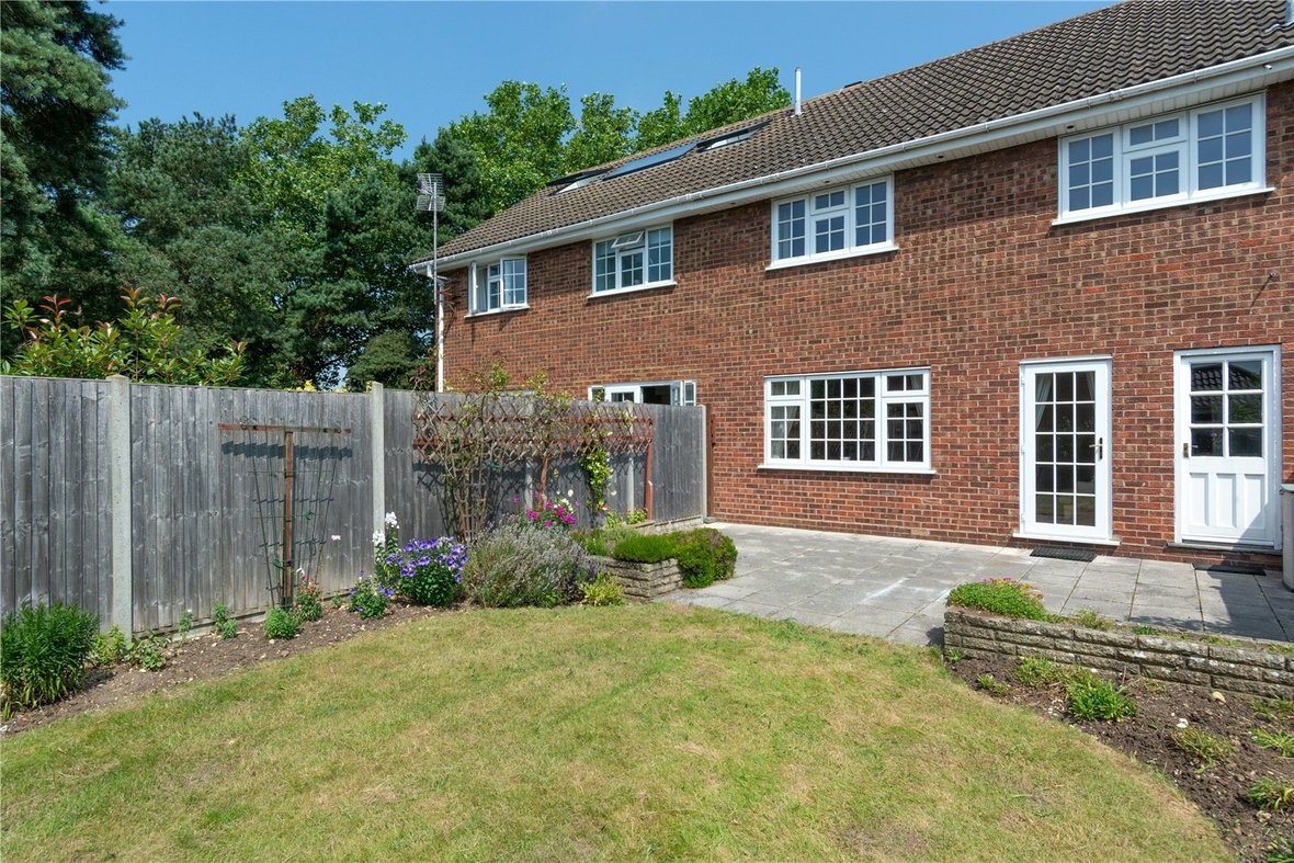 3 Bedroom House Sold Subject to Contract in Camlet Way, St. Albans - View 9 - Collinson Hall