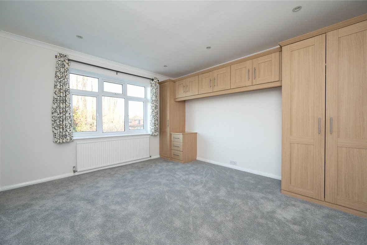 4 Bedroom House Let AgreedHouse Let Agreed in Middlefield Close, St. Albans, Hertfordshire - View 8 - Collinson Hall