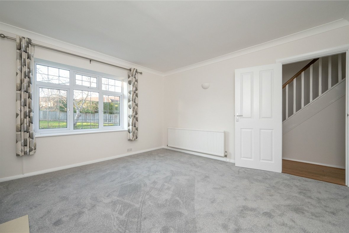 4 Bedroom House Let AgreedHouse Let Agreed in Middlefield Close, St. Albans, Hertfordshire - View 2 - Collinson Hall