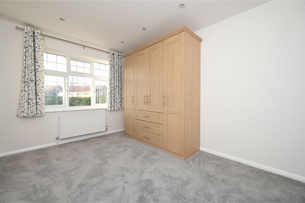 4 Bedroom House Let AgreedHouse Let Agreed in Middlefield Close, St. Albans, Hertfordshire - View 10 - Collinson Hall