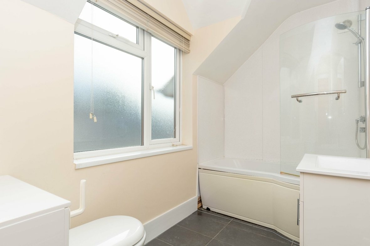 2 Bedroom Apartment LetApartment Let in Grosvenor Road, St. Albans - View 11 - Collinson Hall