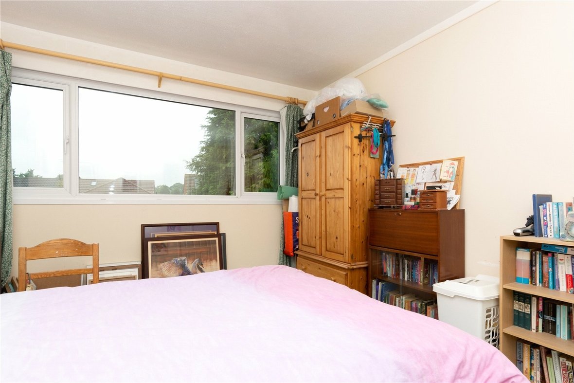 3 Bedroom House Sold Subject to Contract in Alder Close, Park Street, St. Albans - View 11 - Collinson Hall