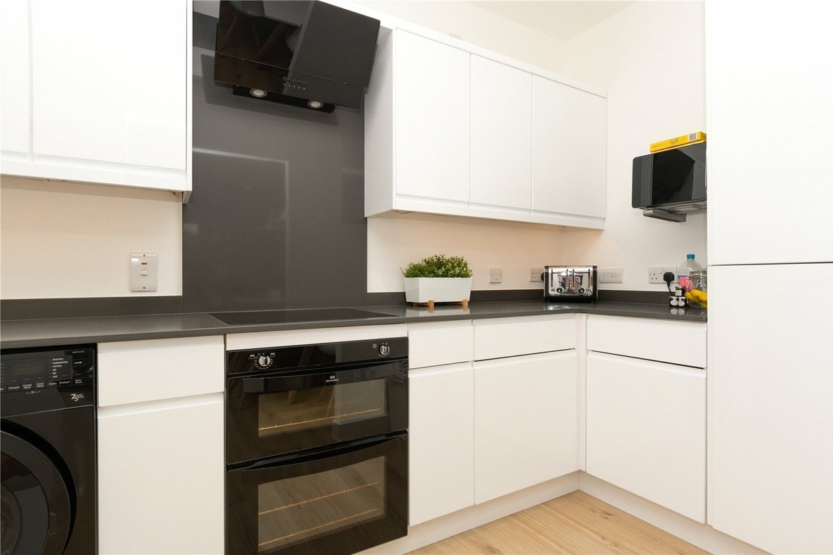 1 Bedroom Apartment Sold Subject to Contract in Marlborough Road, St. Albans - View 3 - Collinson Hall