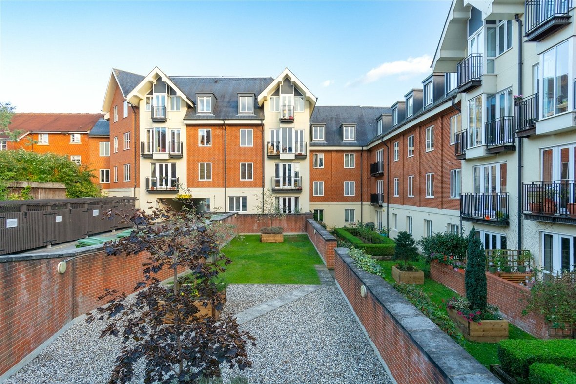 1 Bedroom Apartment Sold Subject to Contract in Marlborough Road, St. Albans - View 9 - Collinson Hall