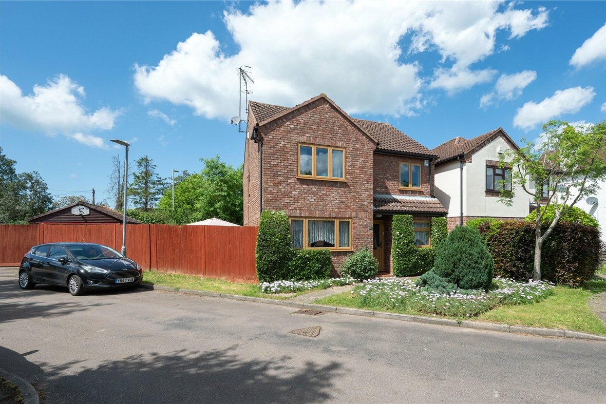 4 Bedroom House For Sale in Balmoral Close, Park Street, St. Albans - View 24 - Collinson Hall