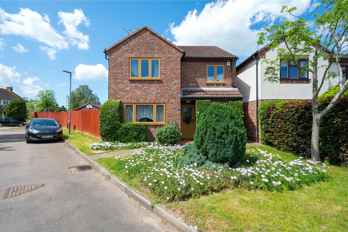 4 Bedroom House For Sale in Balmoral Close, Park Street, St. Albans - View 1 - Collinson Hall