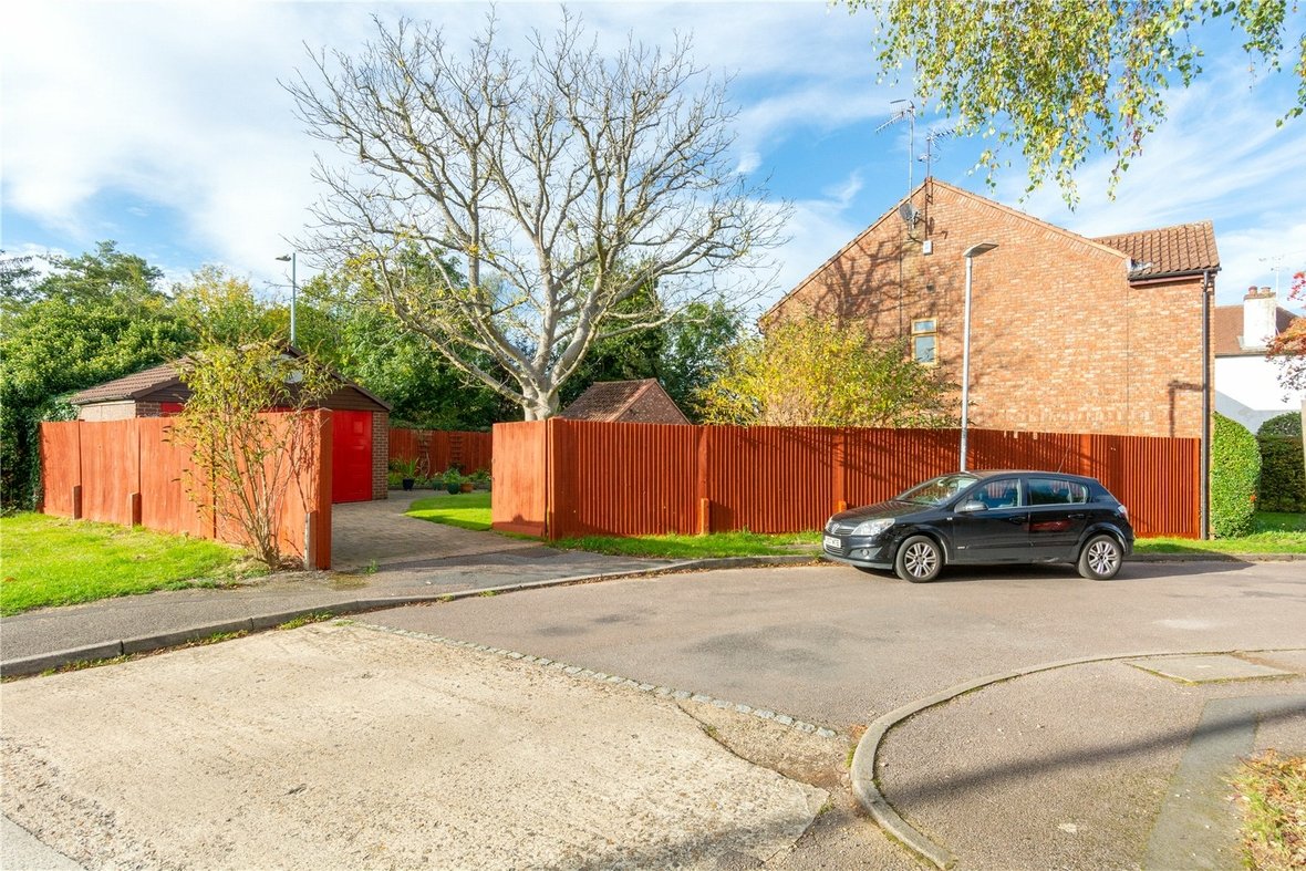 4 Bedroom House Sold Subject to Contract in Balmoral Close, Park Street, St. Albans - View 14 - Collinson Hall