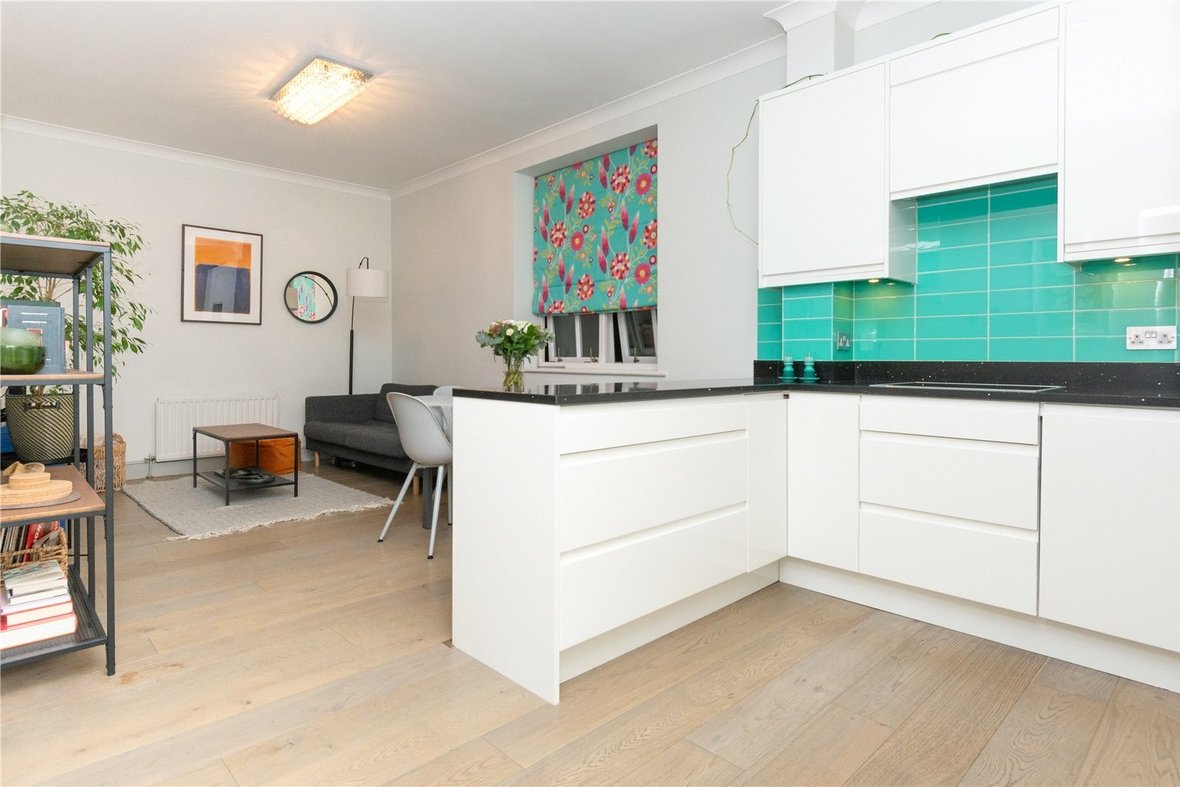 2 Bedroom Apartment Let AgreedApartment Let Agreed in Milliners Court, Lattimore Road, St. Albans - View 6 - Collinson Hall