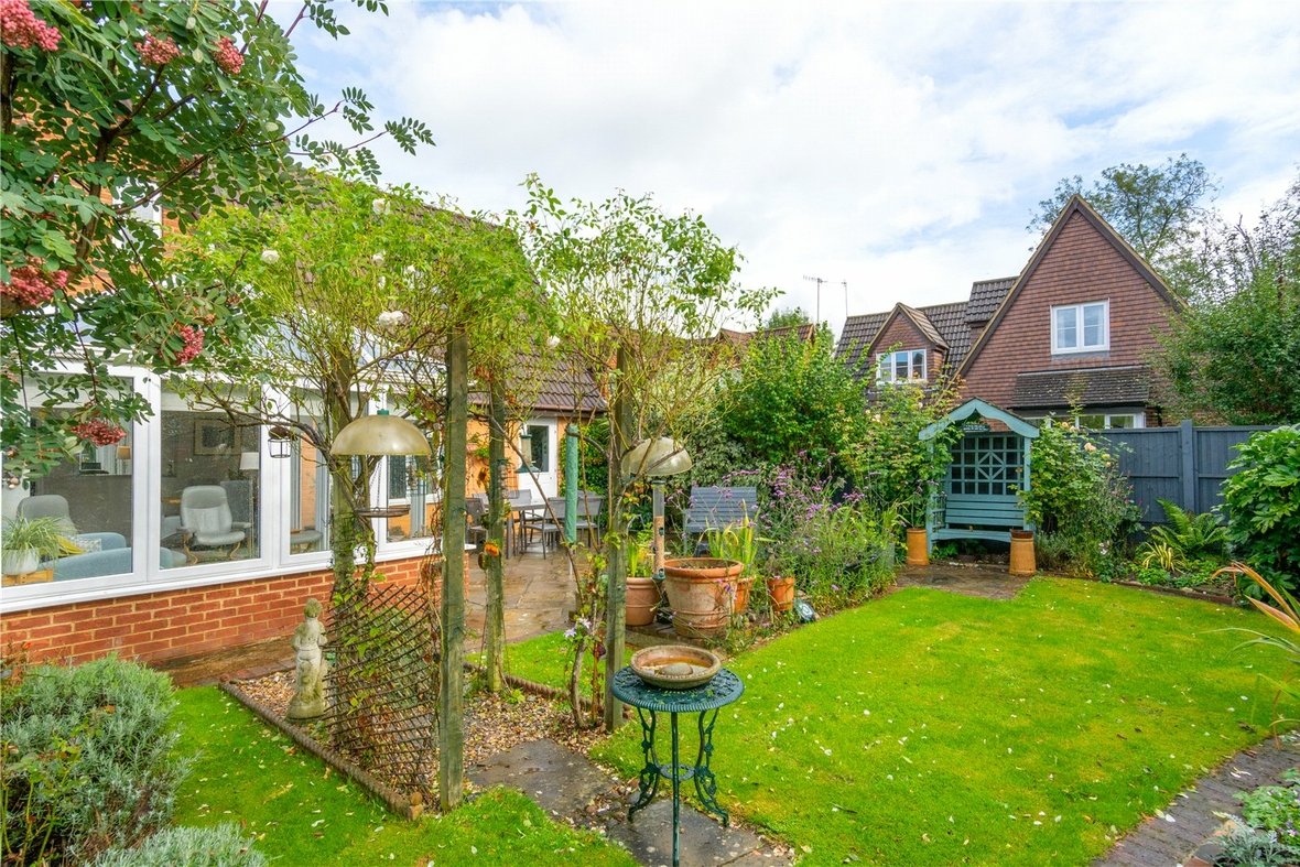 4 Bedroom House Sold Subject to Contract in Moran Close, Bricket Wood, St. Albans - View 9 - Collinson Hall